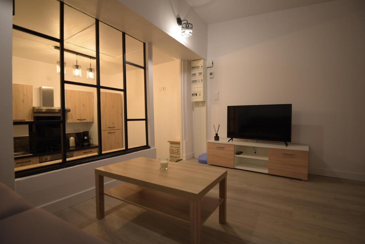 Cosy Appartement Hyper Centre Ville Avec Cour + Patio أوكْسير المظهر الخارجي الصورة