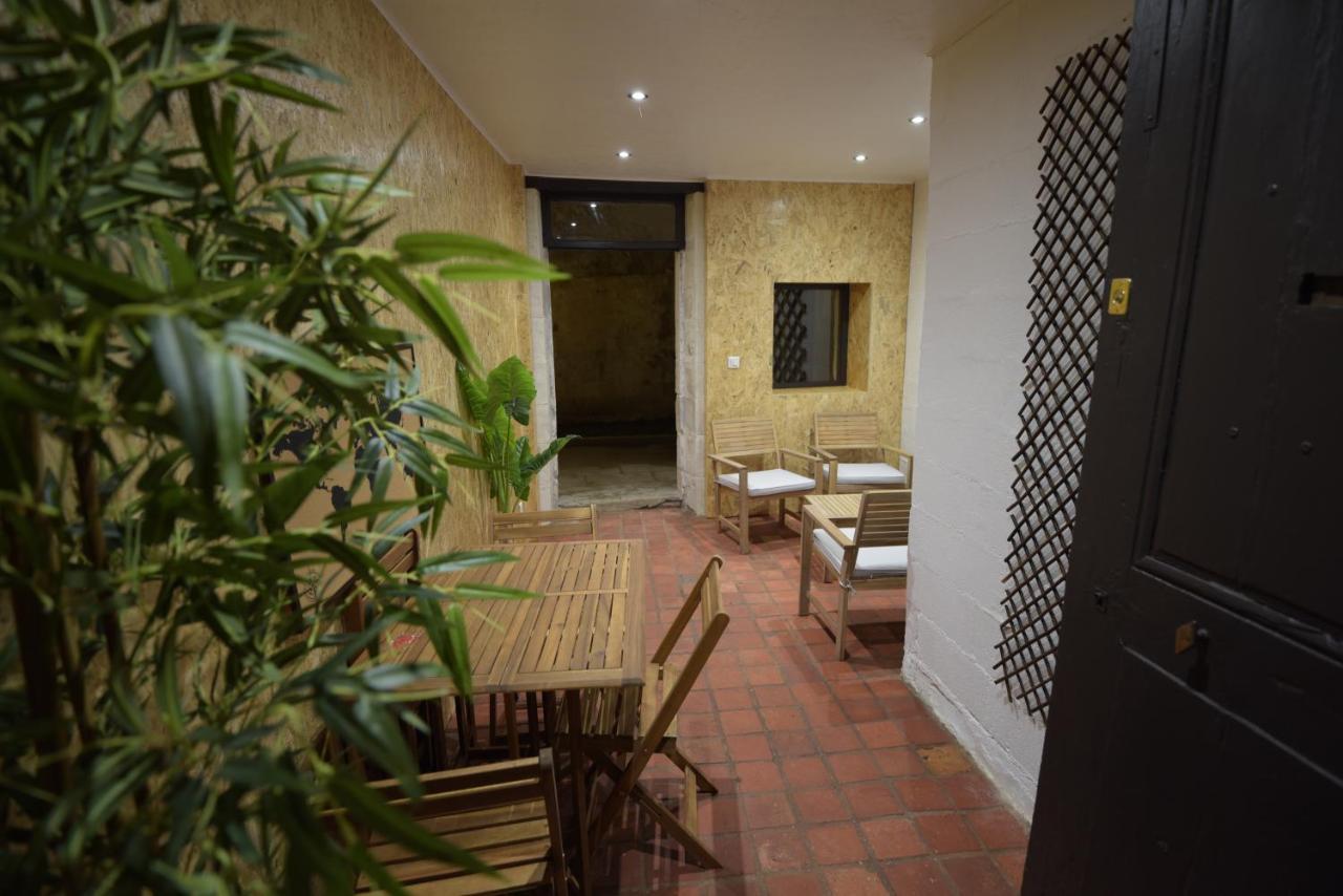 Cosy Appartement Hyper Centre Ville Avec Cour + Patio أوكْسير المظهر الخارجي الصورة