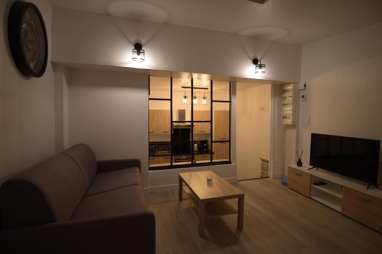 Cosy Appartement Hyper Centre Ville Avec Cour + Patio أوكْسير المظهر الخارجي الصورة