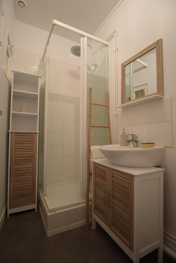 Cosy Appartement Hyper Centre Ville Avec Cour + Patio أوكْسير المظهر الخارجي الصورة